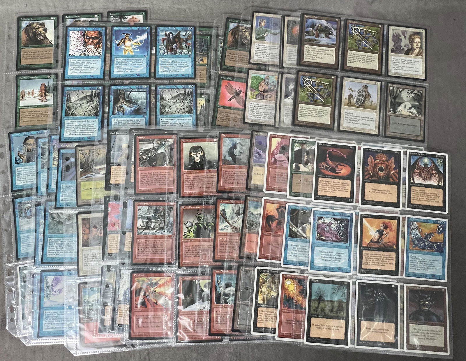 Magic the gathering trading card collection lot vintage 1995, 220 pieces (1 of 12)