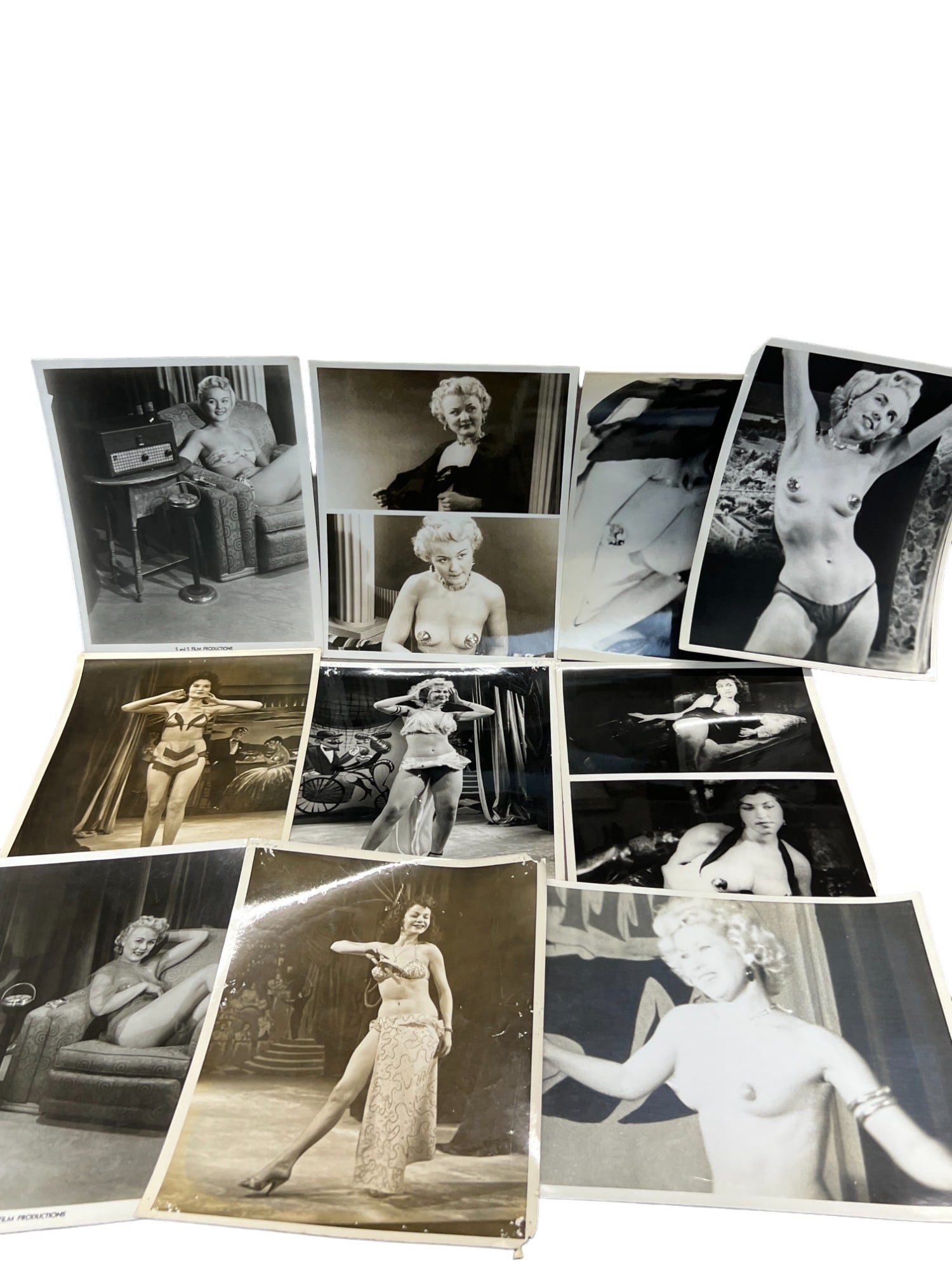 Vintage 1950's Original Burlesque Nude Pin Up Model Risque 8x10 Black and White Photographs: Vintage 1950's Original Burlesque Nude Pin Up Model Risque 8x10 Black and White Photographs. 10 Photos.