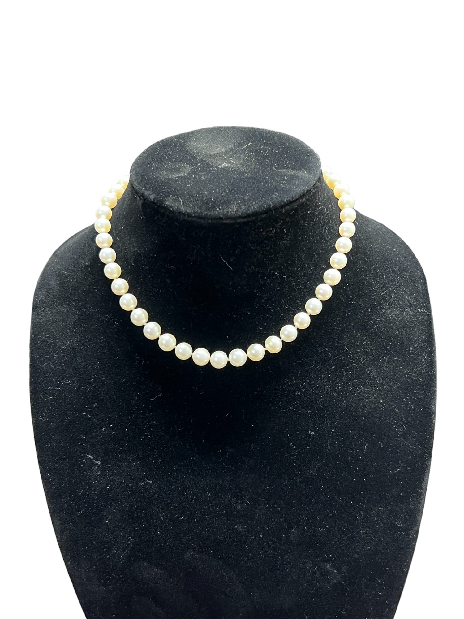 Vintage natural pearl 14 K gold clasp necklace: Vintage natural pearl 14 K gold clasp necklace
