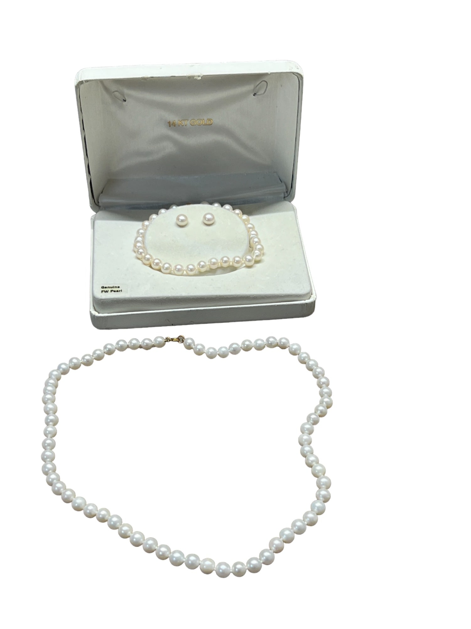 Vintage natural pearl 14 K gold clasp necklace bracelet set: Vintage natural pearl 14 K gold clasp necklace bracelet set
