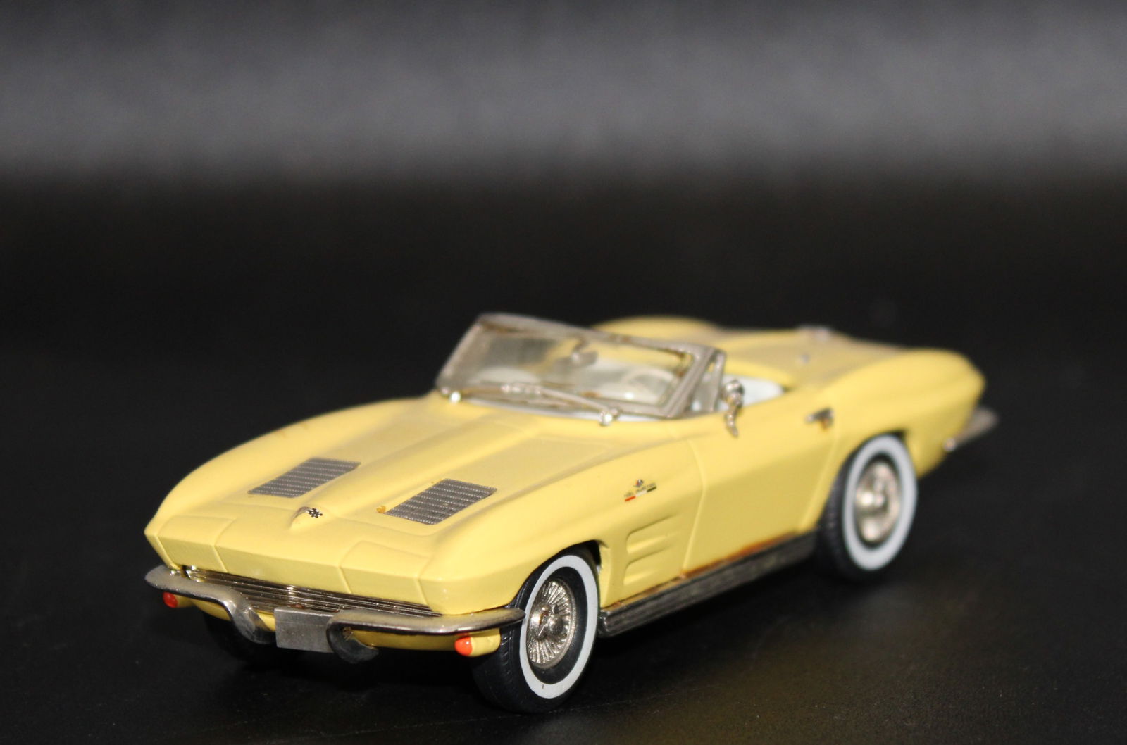 Vintage model car 1:43 yellow Corvette stingray 1963 SMTS (1 of 9)