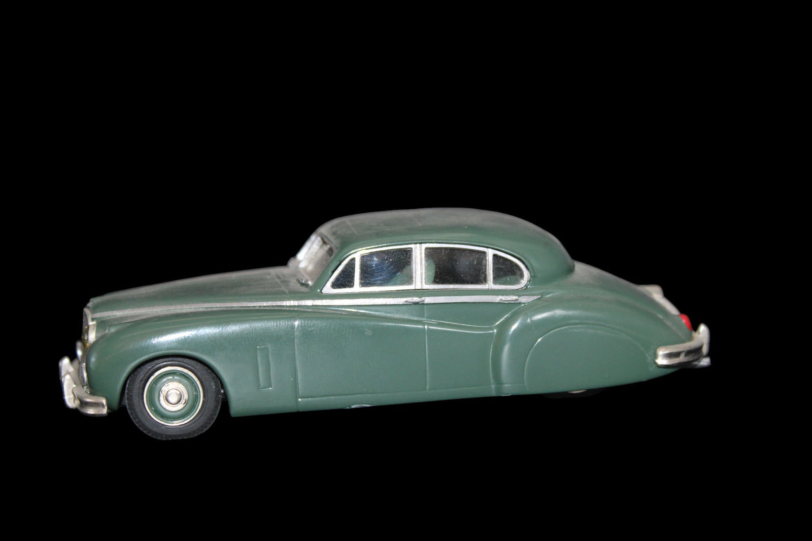 Vintage model car 1:43 GREEN SMTS: PROVENANCE - John Michael Frankenheimer was an American film and television director known for social dramas and action/suspense films. Among his credits were Birdman of Alcatraz, The Manchurian Candi
