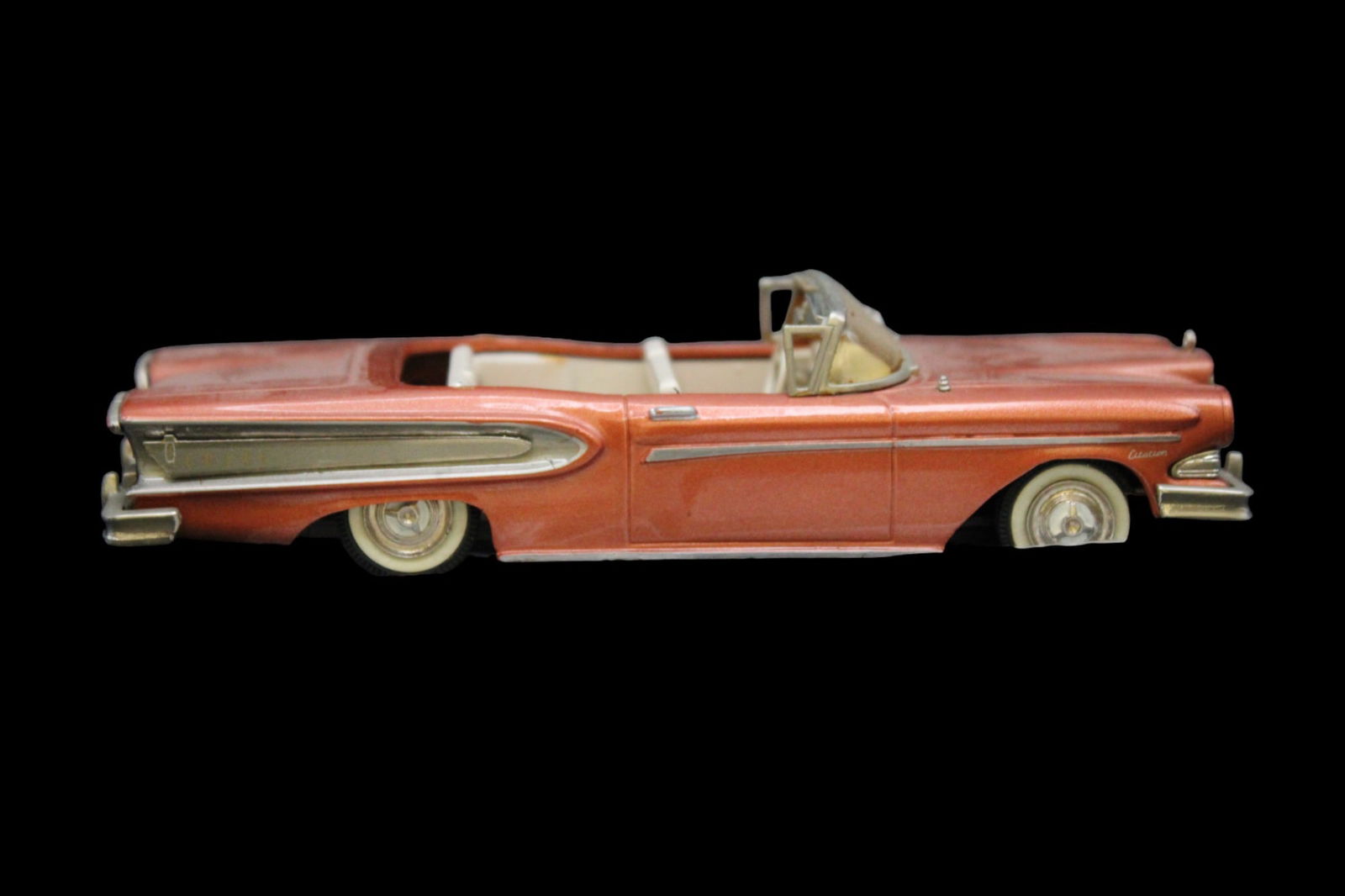 Vintage model car 1:43 Red Ford 57 SMTS (1 of 11)