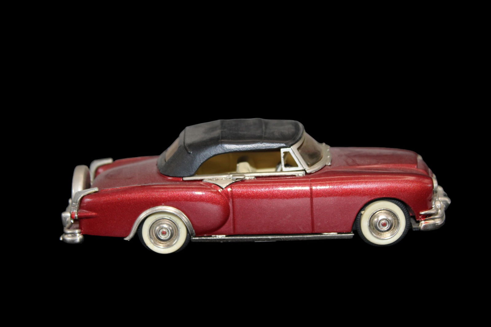 Vintage model car 1:43 Red Chevrolet Bel Air '57 SMTS (1 of 10)