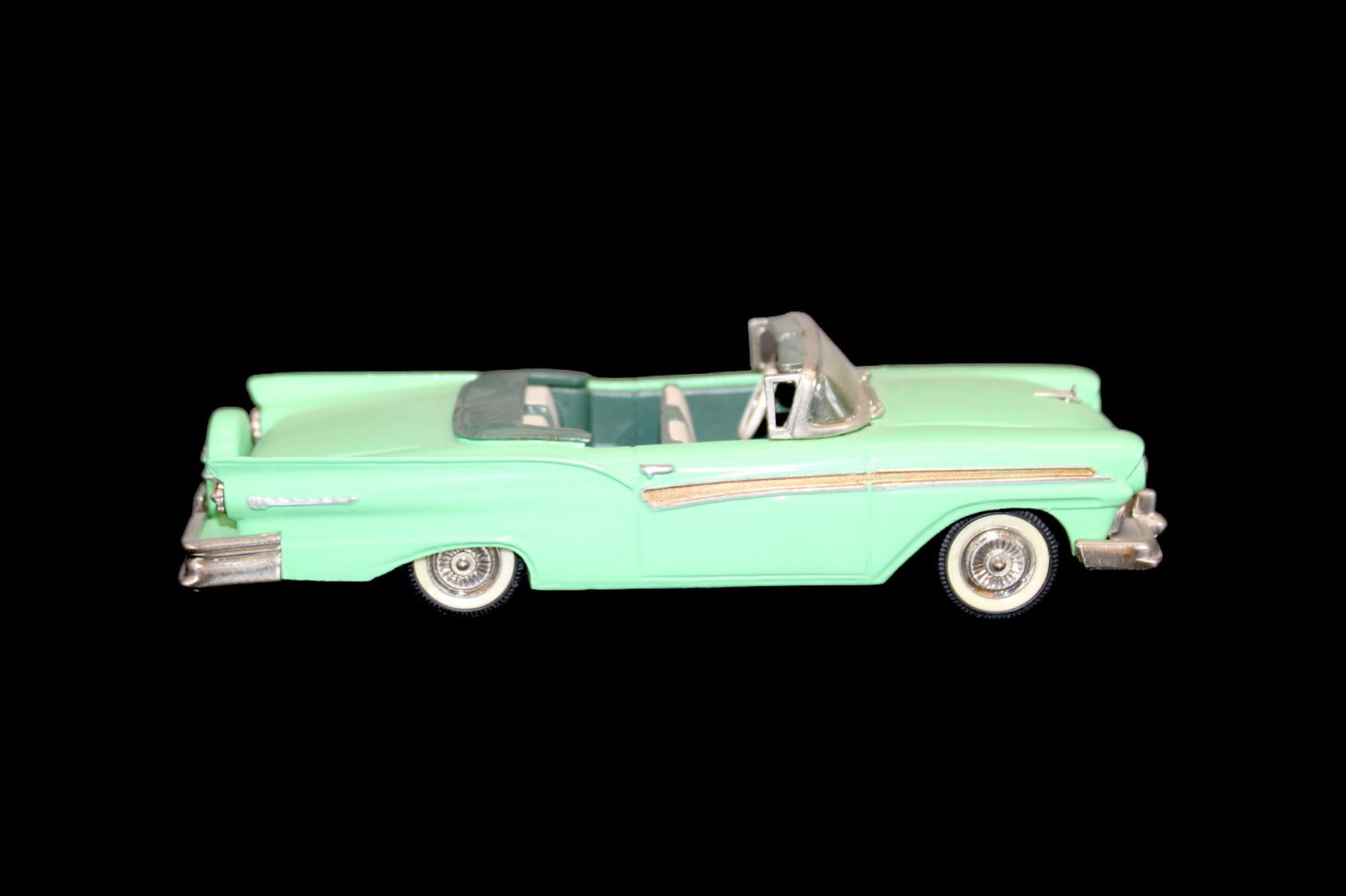 Vintage model car 1:43 Green Ford 57 SMT (1 of 10)