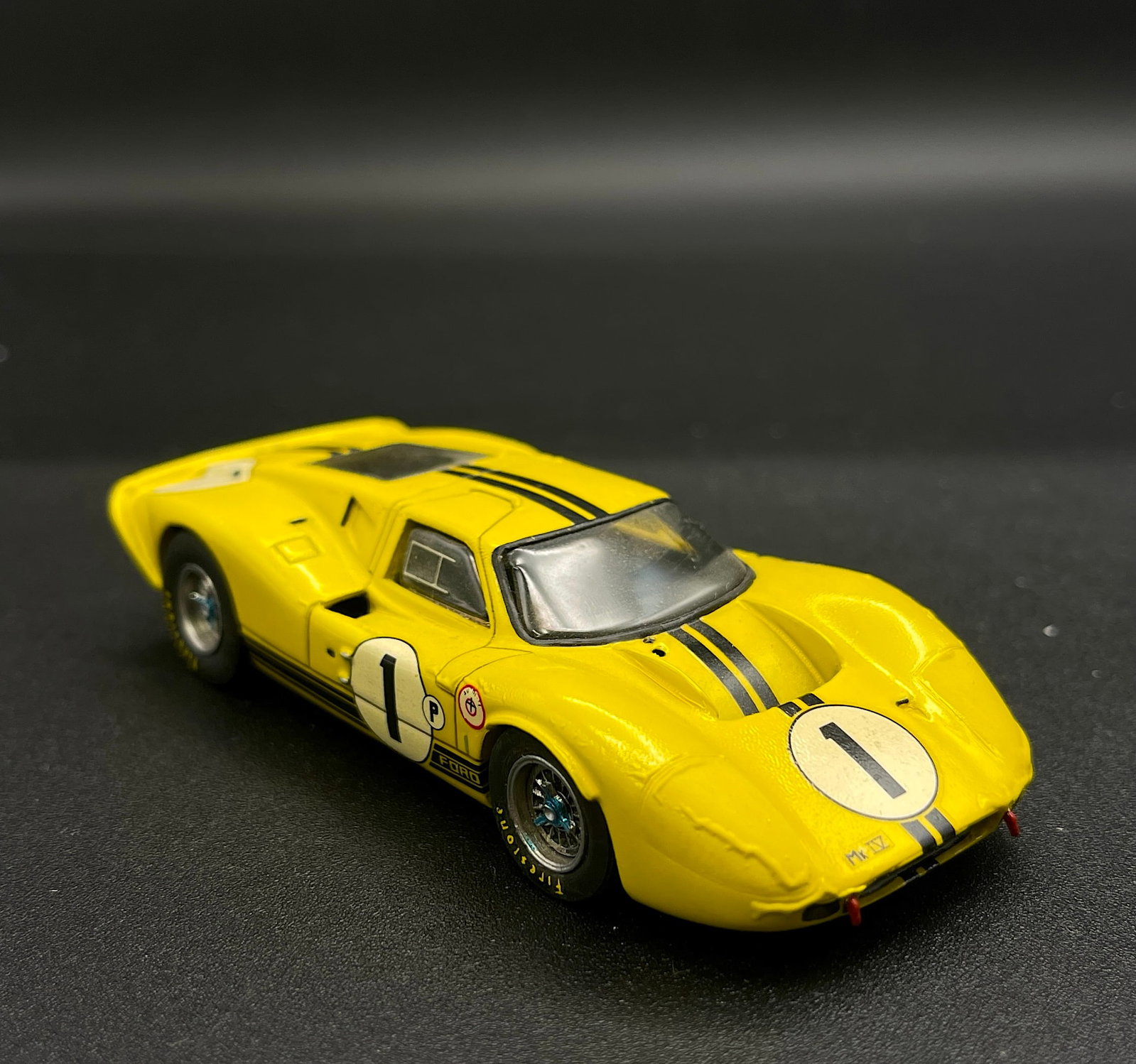 Vintage Model Car 1:43 Yellow Ford Sebring MK IV 1967 - SMTS: Vintage Model Car 1:43 Yellow Ford Sebring MK IV 1967 - SMTS
