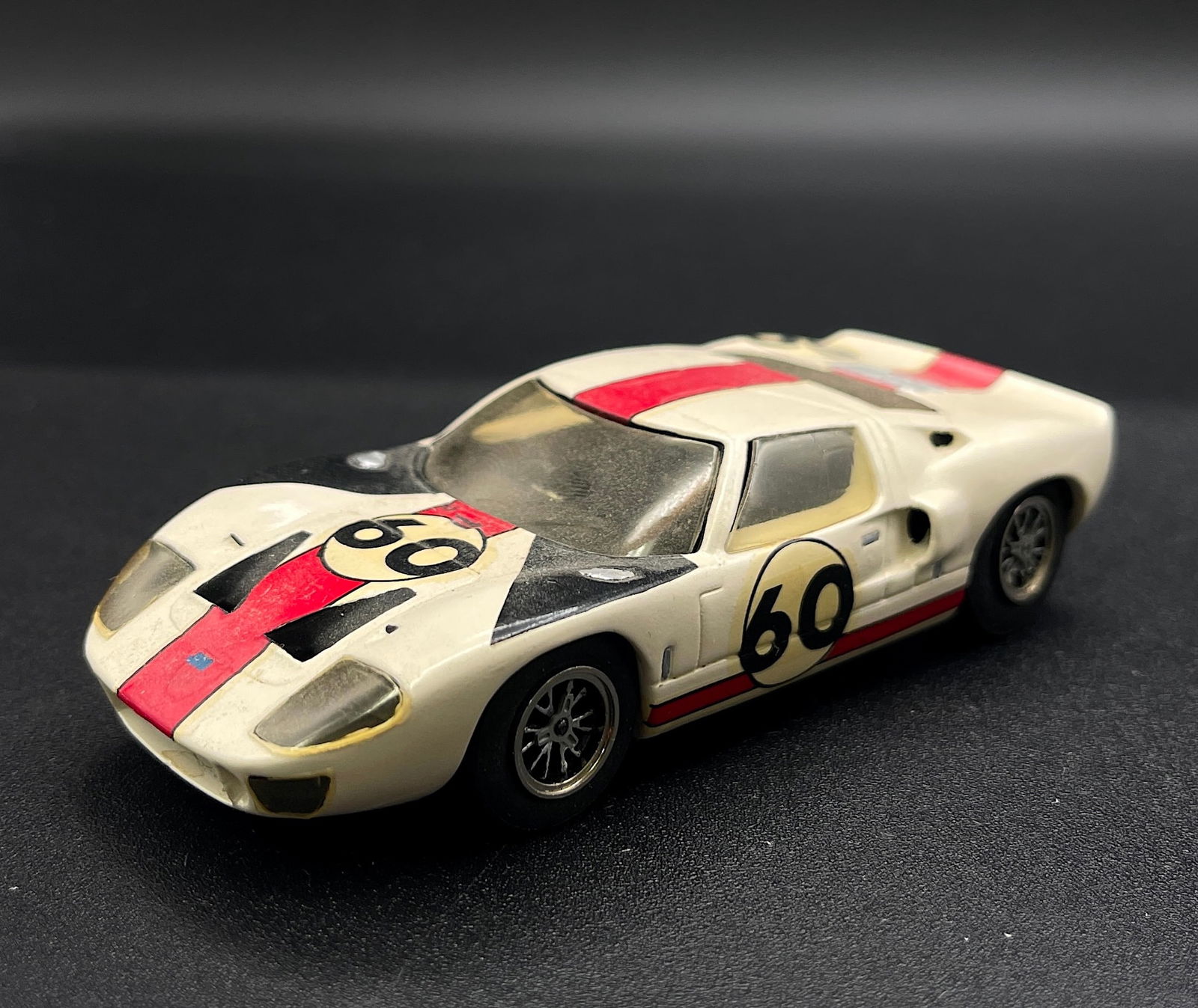 Vintage Model Car 1:43 White/Red Ford GT40 Le Mans 1966 Tenariv (1 of 4)