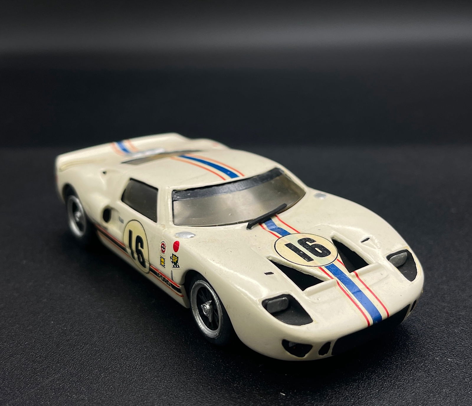 Vintage Model Car 1:43 White Ford GT40 Road Car - Grand Prix Models (1 of 5)