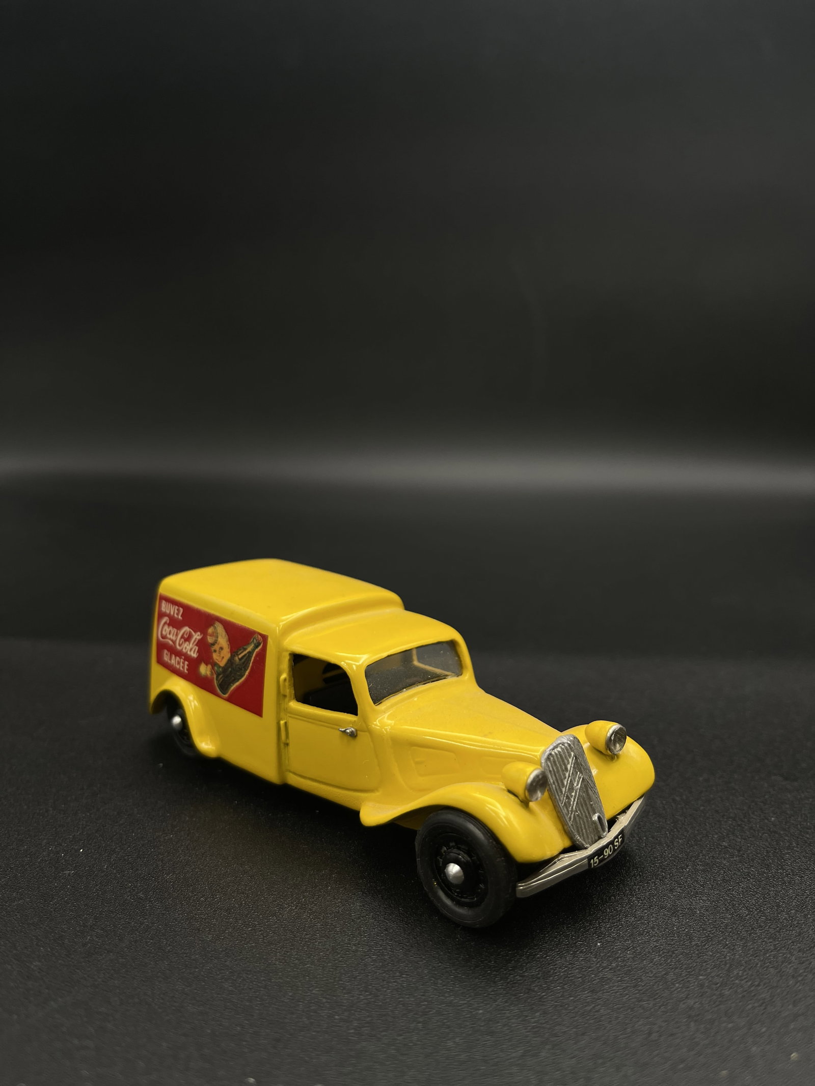 Vintage Model Car 1:43 Yellow Citroen 11B 1938 Commerciale Autohobby: Vintage Model Car 1:43 Yellow Citroen 11B 1938 Commerciale Autohobby