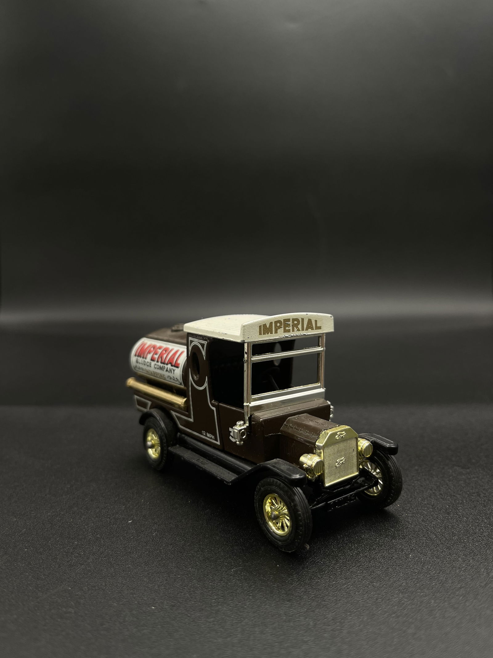 Vintage Model Car 1:43 Brown1912 Ford Model 'T' Lesney Yesteryear: Vintage Model Car 1:43 Brown1912 Ford Model 'T' Lesney Yesteryear