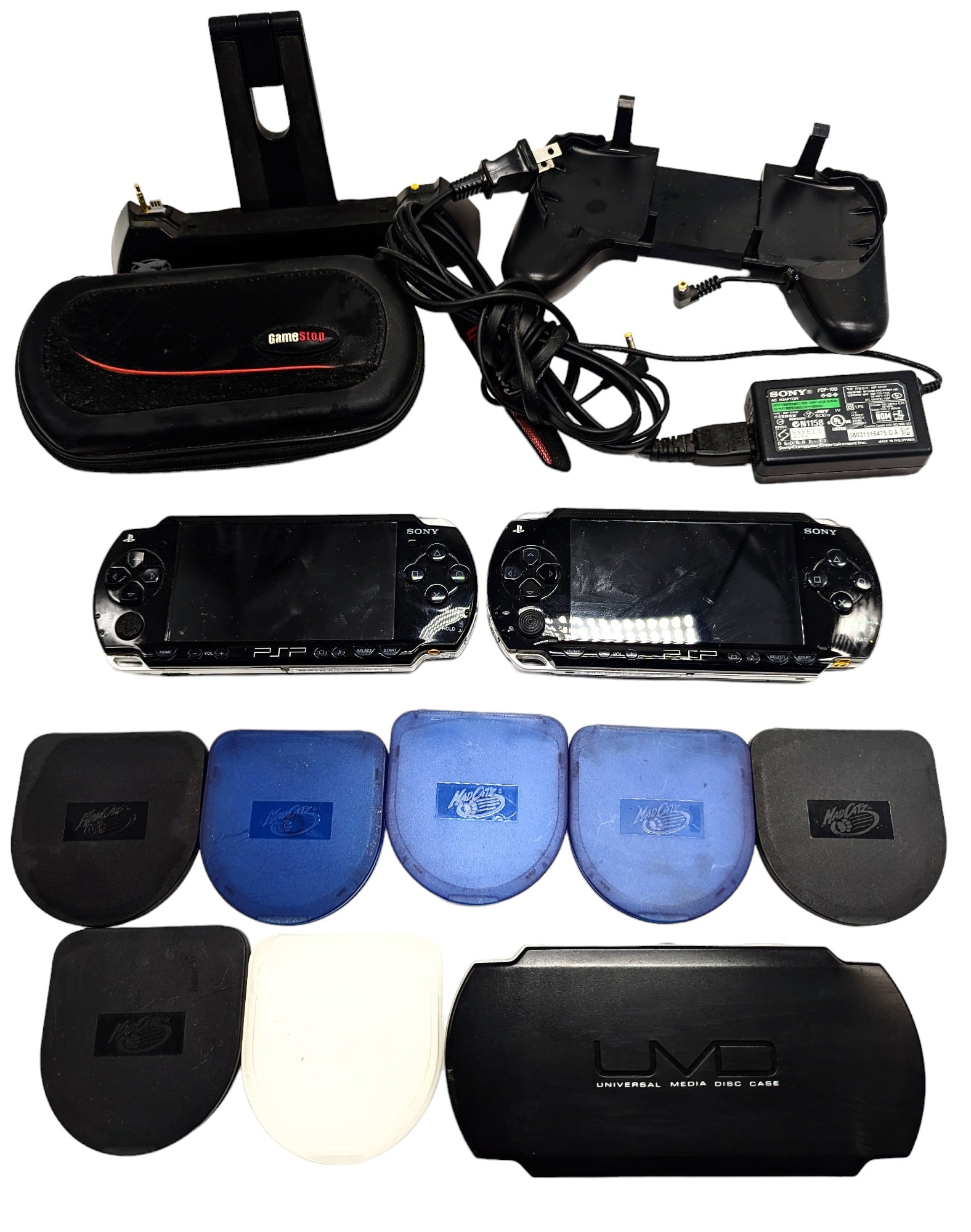 Pair of Sony PSP handheld video game consoles (1 of 4)