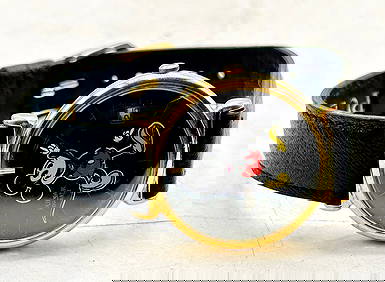 Vintage Walt Disney Mickey Mouse Pulsar wrist watch (1 of 4)