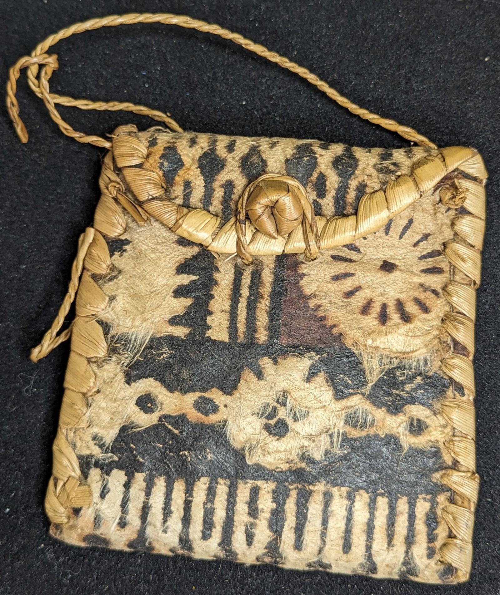 Antique Native American handmade pouch: Antique Native American handmade pouch