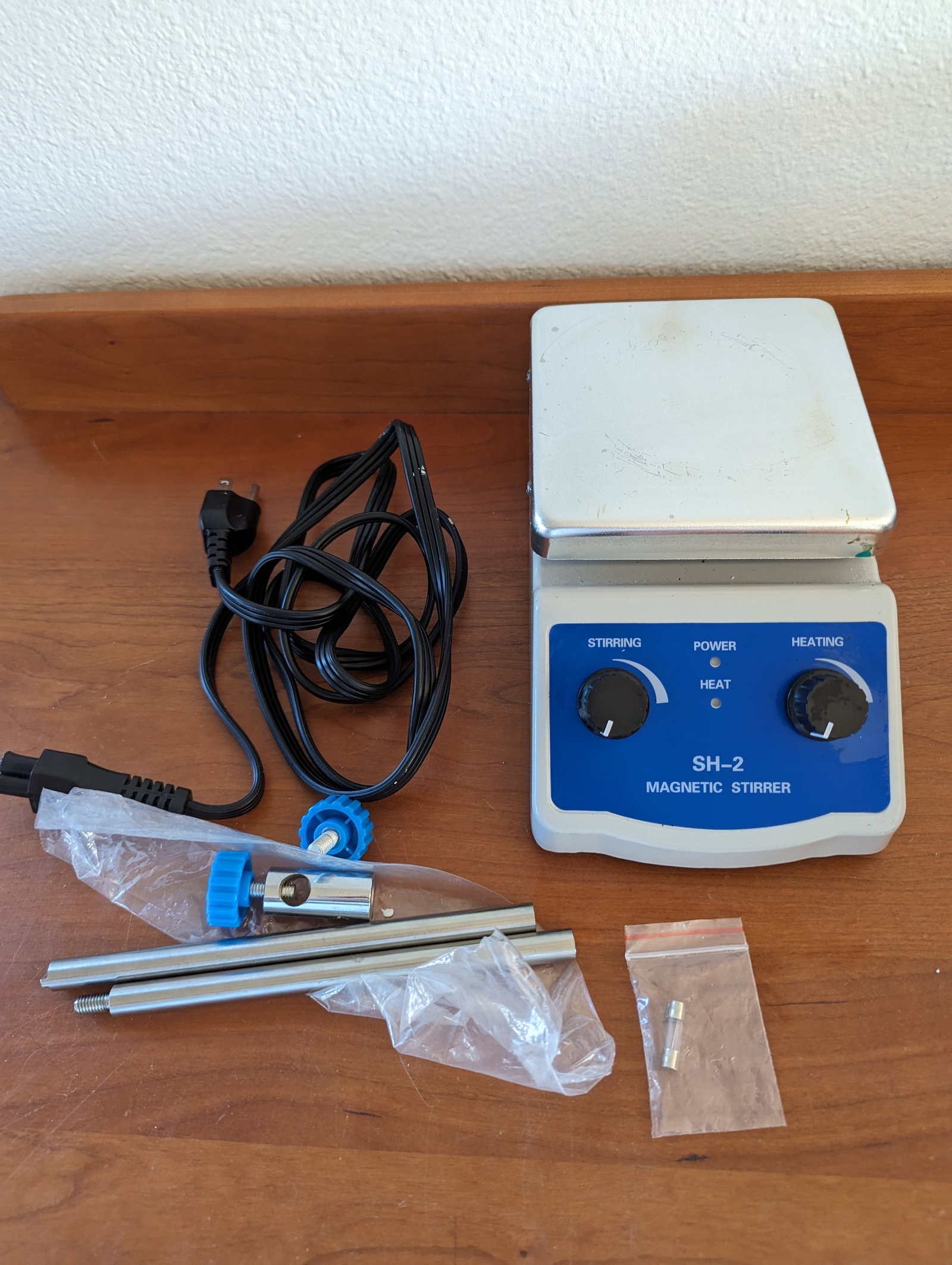 Slendor Magnetic Stirrer SH-2 Hot Plate Mixer Max 520? Lab Hotplate Stirrer 2000 RPM Stir Plate (1 of 3)