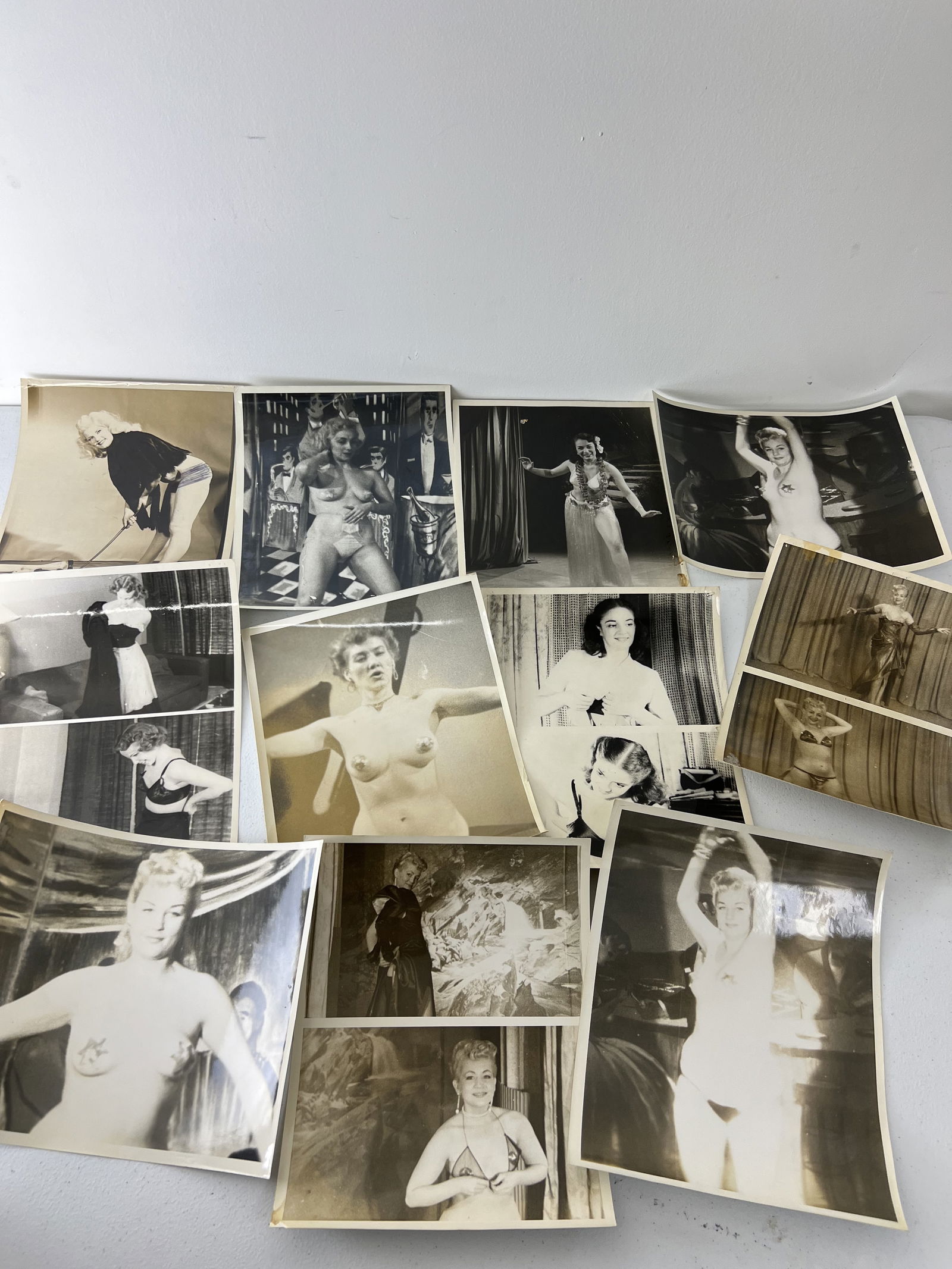 Vintage 1950'S Original Burlesque Nude Pin Up Model Risque 8x10 Black And White Photographs: Vintage 1950's Original Burlesque Nude Pin Up Model Risque 8x10 Black and White Photographs. 10 Photos.