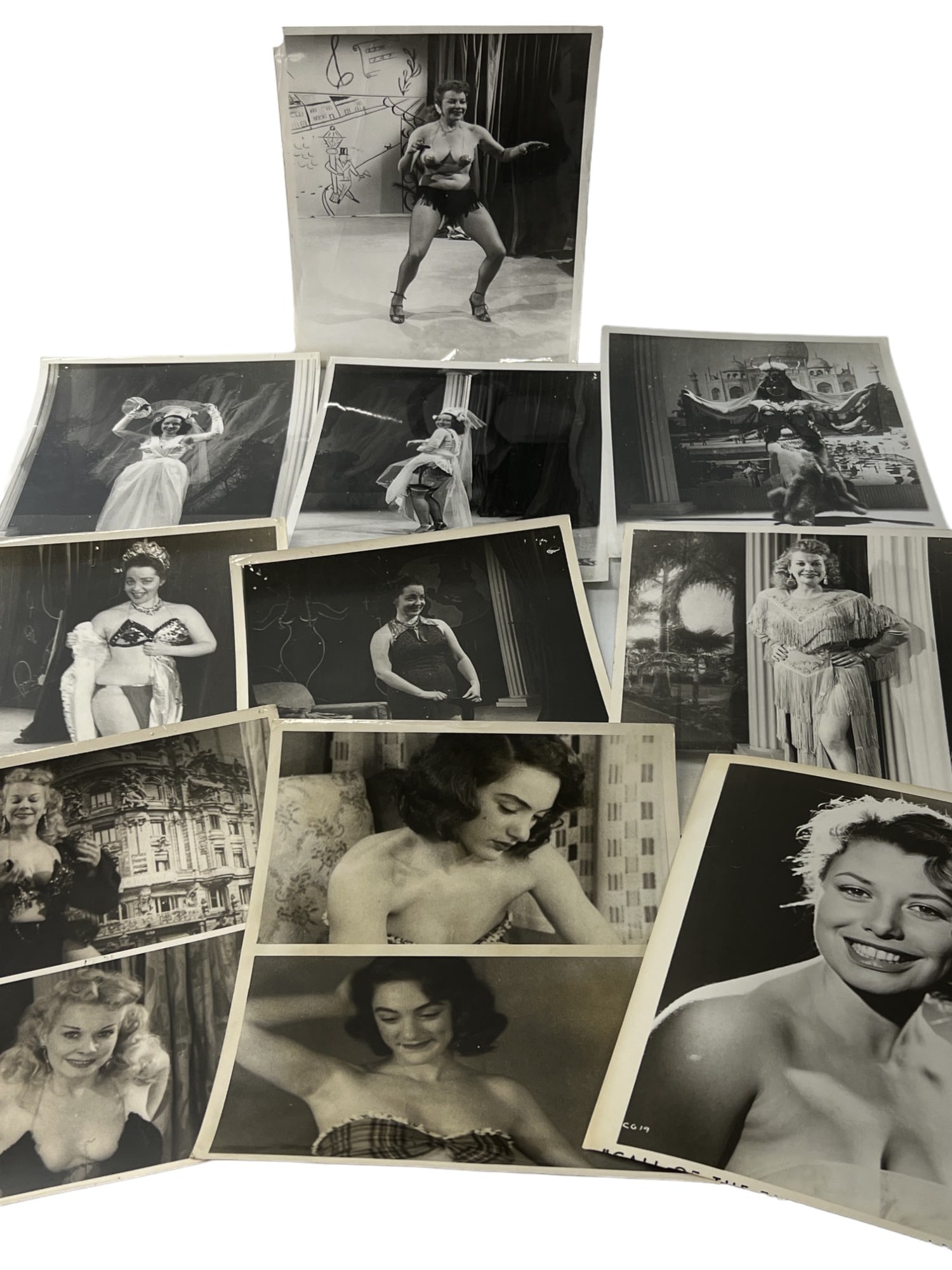 Vintage 1950'S Original Burlesque Nude Pin Up Model Risque 8x10 Black And White Photographs: Vintage 1950's Original Burlesque Nude Pin Up Model Risque 8x10 Black and White Photographs. 10 Photos.