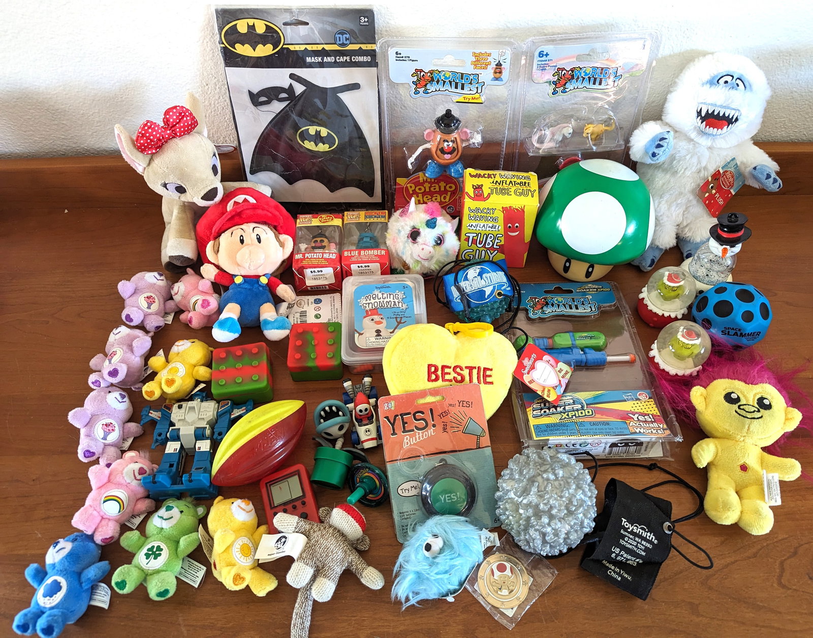 Assorted collectables, minatures, and toys (1 of 7)