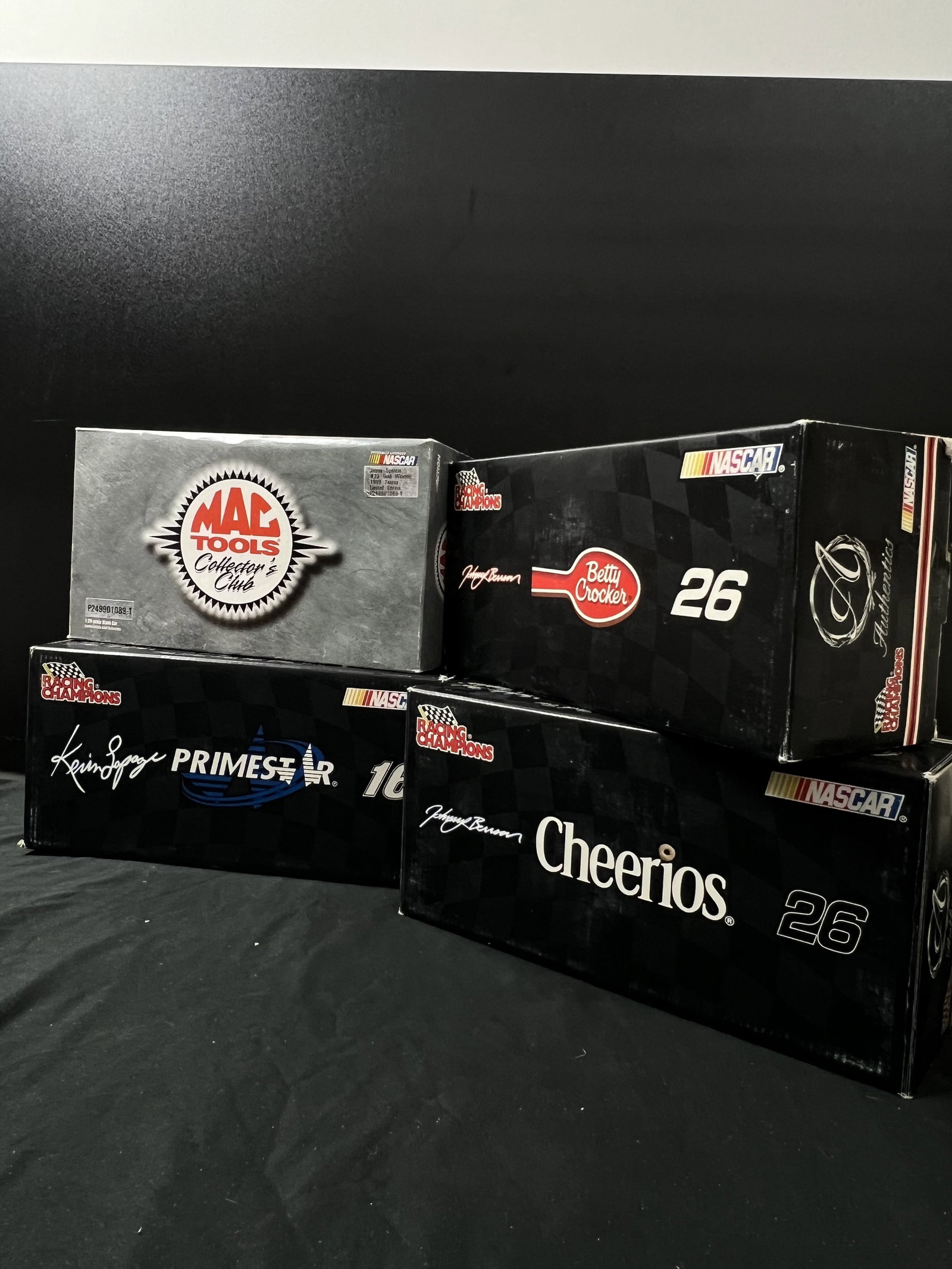 Vintage 1:24 Scale Model Car Collection Lot Dale HOT WHEEL NASCAR Diecast (1 of 12)