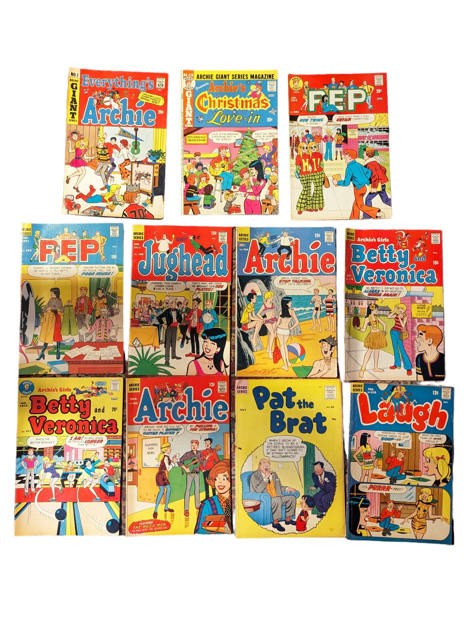 Group of 11 vintage Archie comic books (1 of 3)