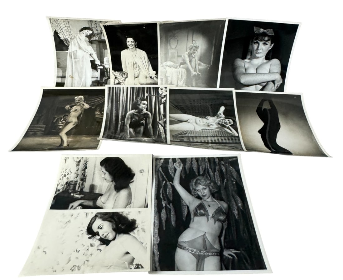 Vintage 1950'S Original Burlesque Nude Pin Up Model Risque 8x10 B&W Photograph Lot: Vintage 1950'S Original Burlesque Nude Pin Up Model Risque 8x10 B&W Photograph Lot