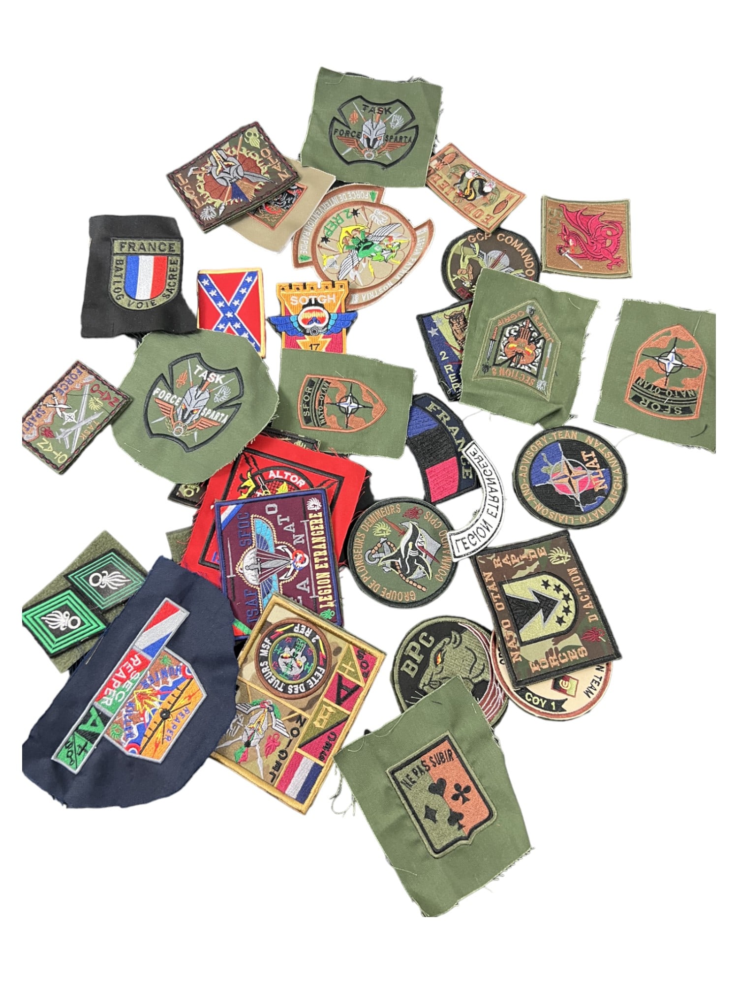 VINTAGE MILITARY PATCH COLLECTION LOT 30 PIECES (1 of 7)