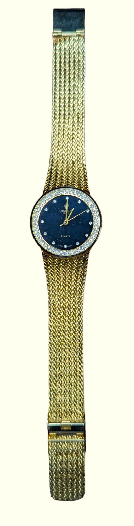 Wrist watch: As is. Not authenticated. We do not guarantee. Not tested