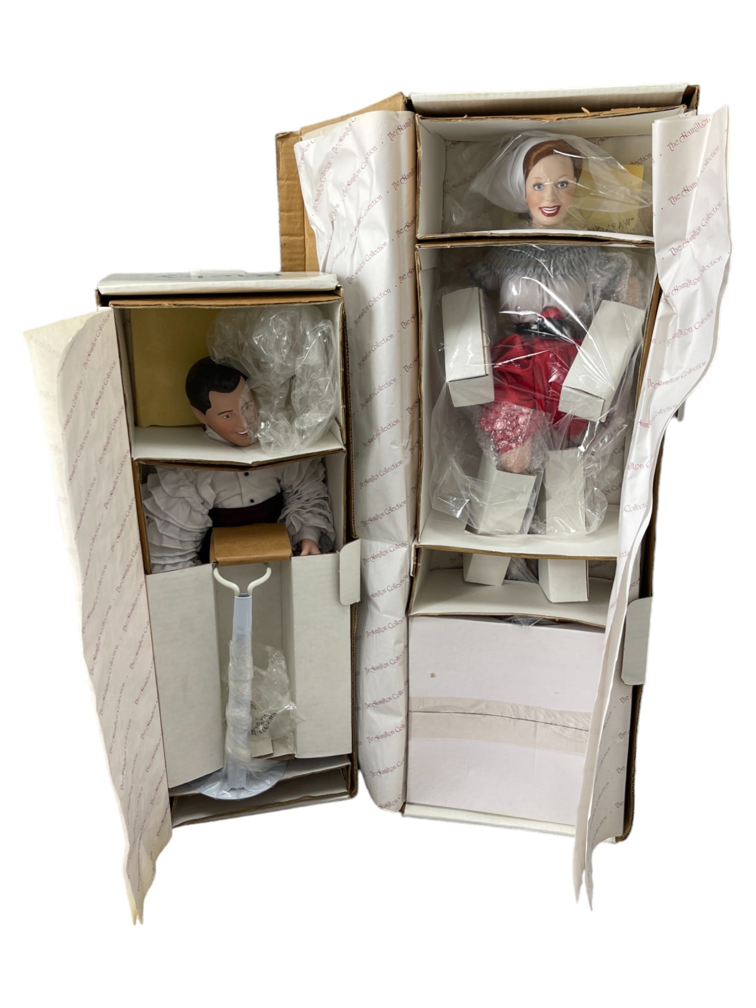 The Hamilton Collection 1997 "Lucy Goes Italian" & "Ricky" W/ COA #2765A: The Hamilton Collection 1997 "Lucy Goes Italian" & "Ricky" W/ COA #2765A - The Hamilton Collection is proud to present "Ricky" Lucy's loving husband and television's most flamboyant bandleader and mus