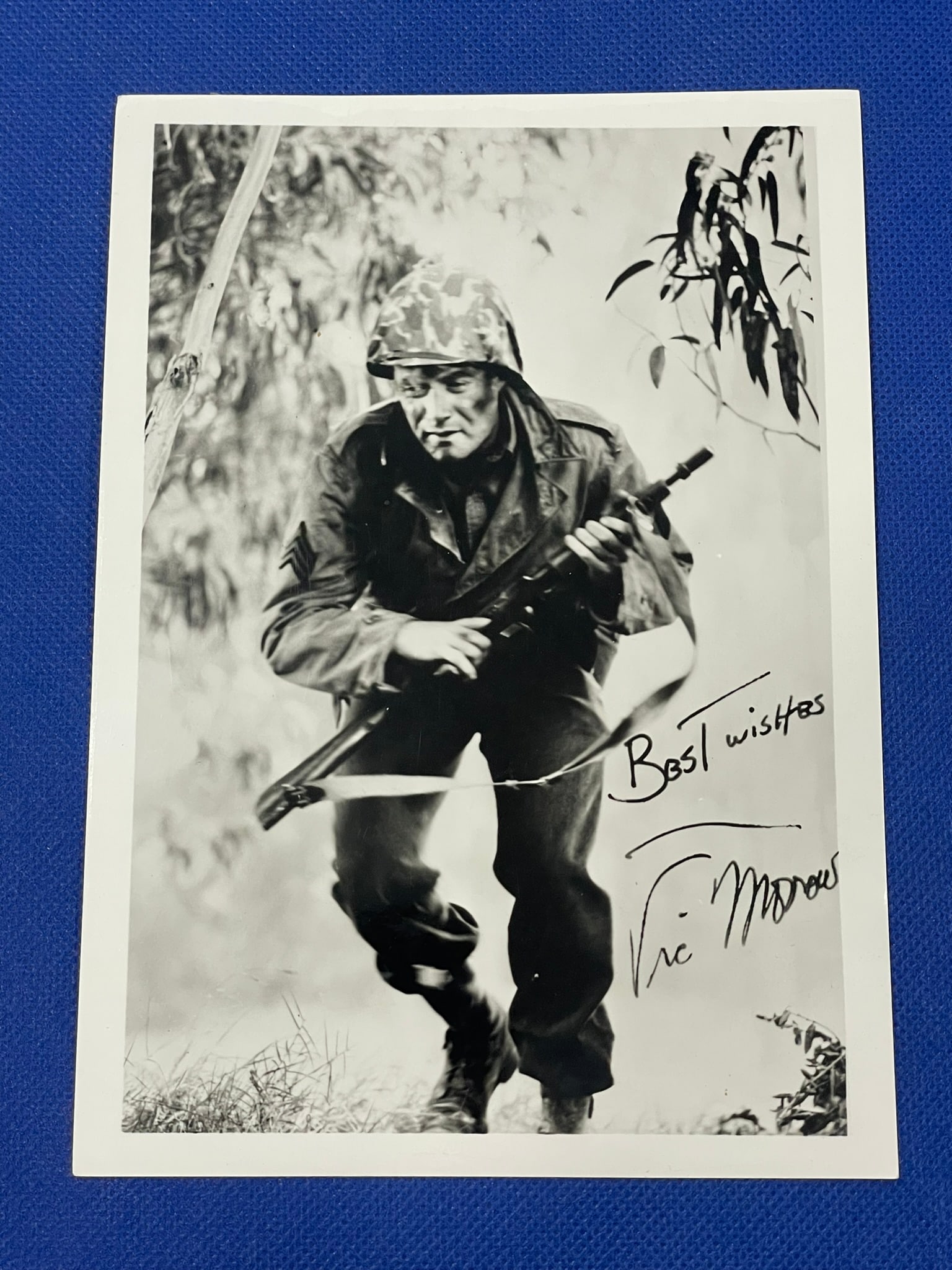 Vic Morrow autographed 5 x 7 photo, no COA: Vic Morrow autographed 5 x 7 photo, no COA