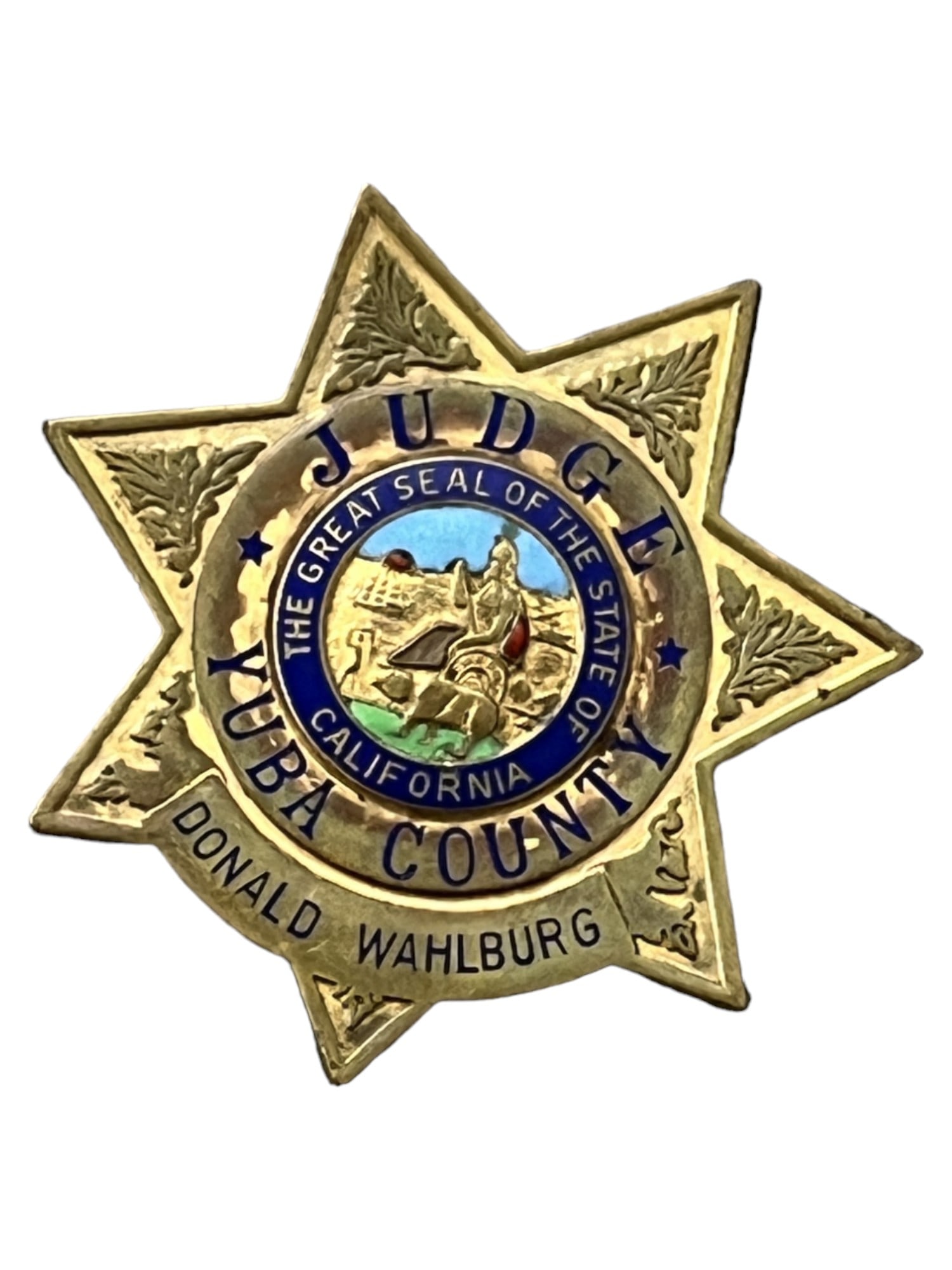 VINTAGE OBSOLETE POLICE BADGE UBA COUNTY CA CALIFORNIA JUDGE (1 of 4)