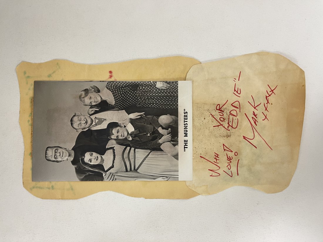 The Munsters signed Eddie birthday card with drawing doodle (1 of 5)