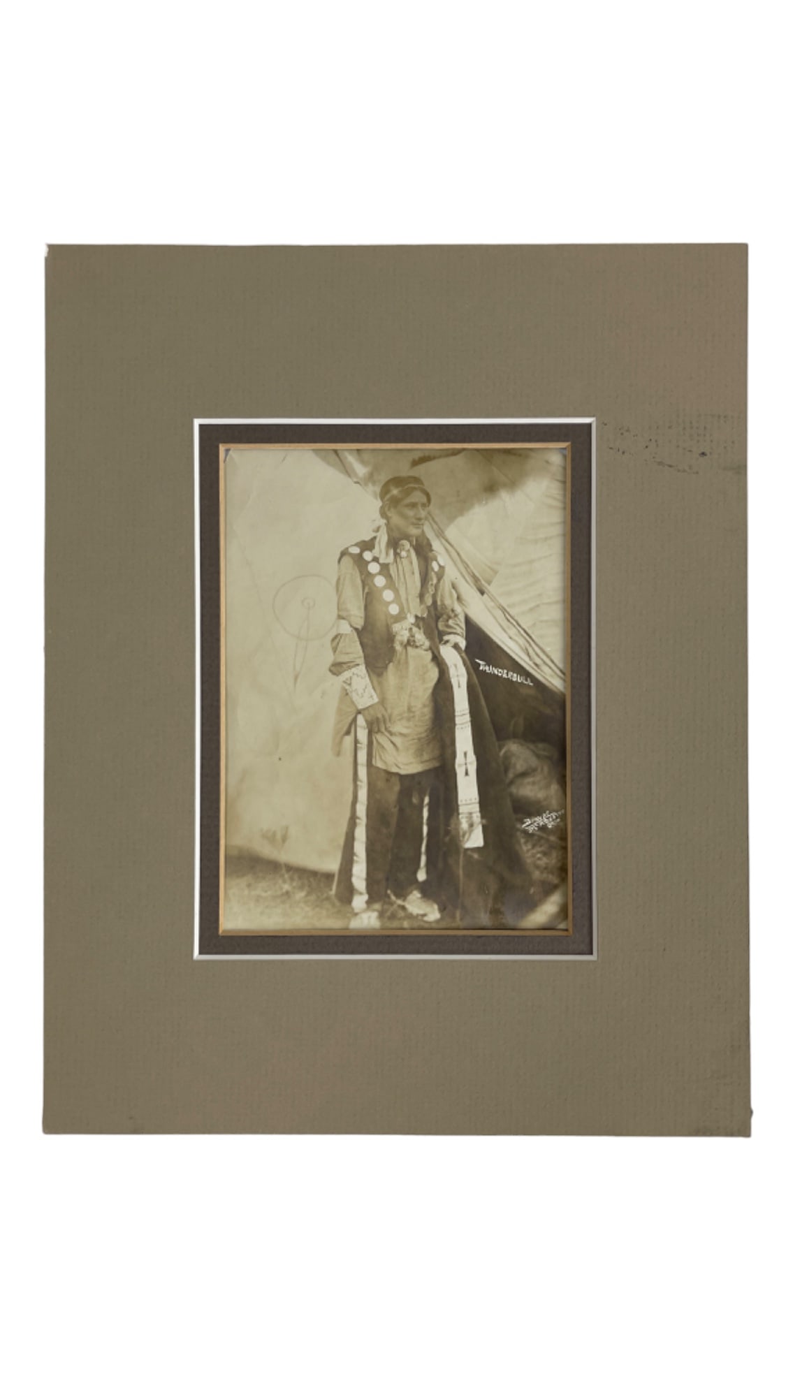 Antique Photo Native American Indian: Antique Photo Native American Indian, size of photo only 4 x 5 1/2 inches