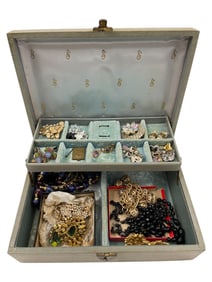 Vintage Costume Jewelry Mixed Brooch Necklace Ring Bracelet Collection Lot