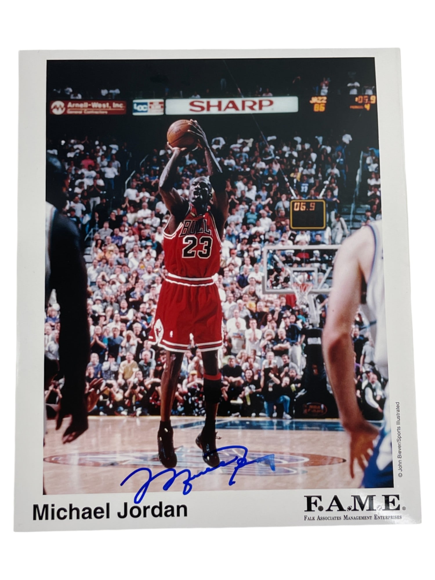 Michael Jordan F.A.M.E. Signed Photograph (1 of 14)