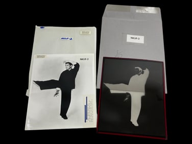 VINTAGE Extremely Rare Photo of Bruce Lee with Negative - Cinema World