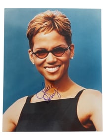 Halle Berry  Signed 8 x 10 Photo Photograph Hollywood Actress