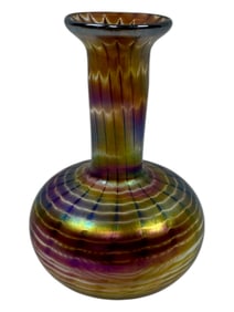 Vintage Hand Blown Glass Art Vase 3"x4.5"