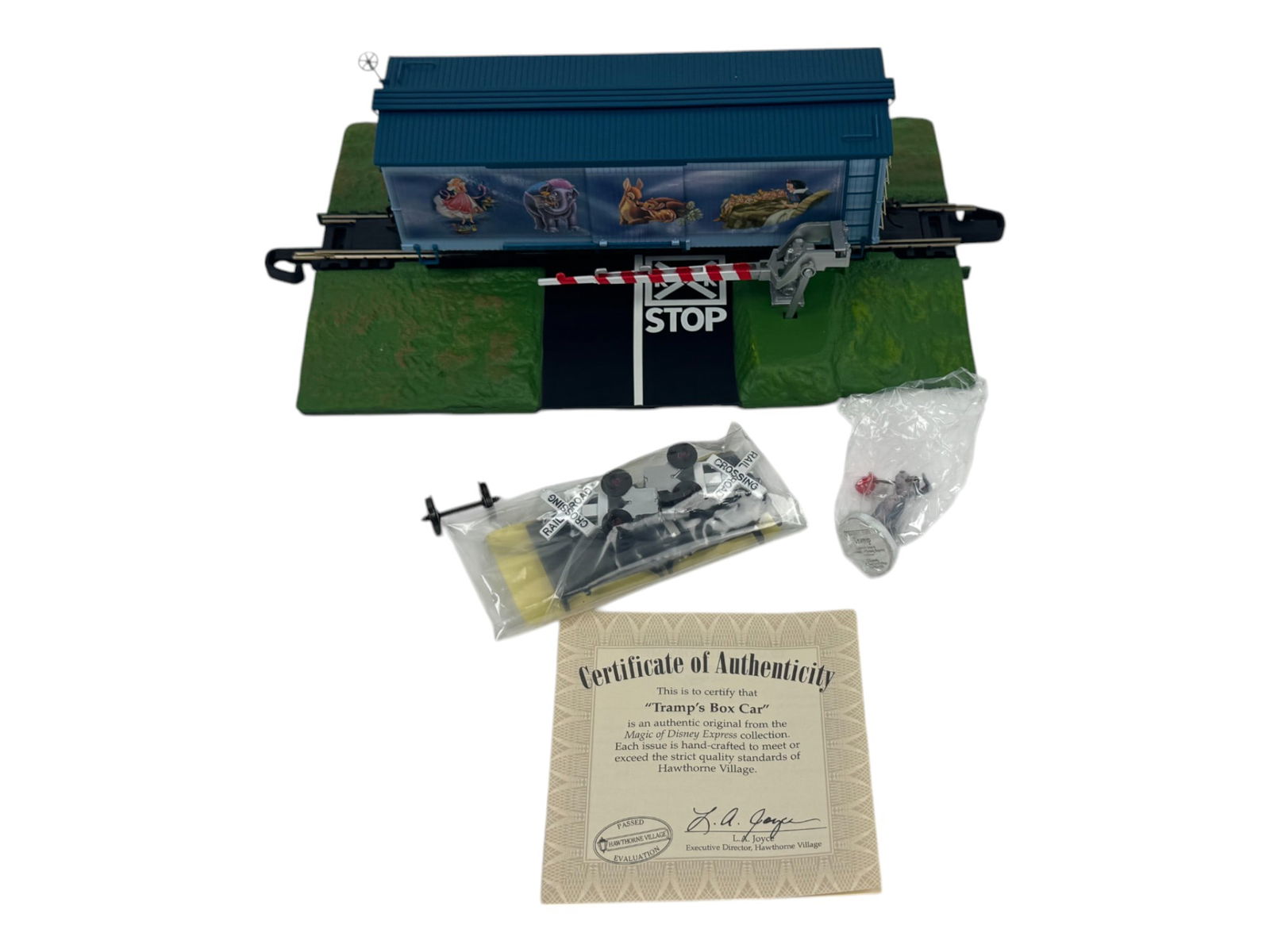 HAWTHORNE SEMPER FIDELIS ENGINE USMC EXPRESS VILLAGE TRAIN XMAS DISNEY TOY COLLECTABLE TRAIN (1 of 8)