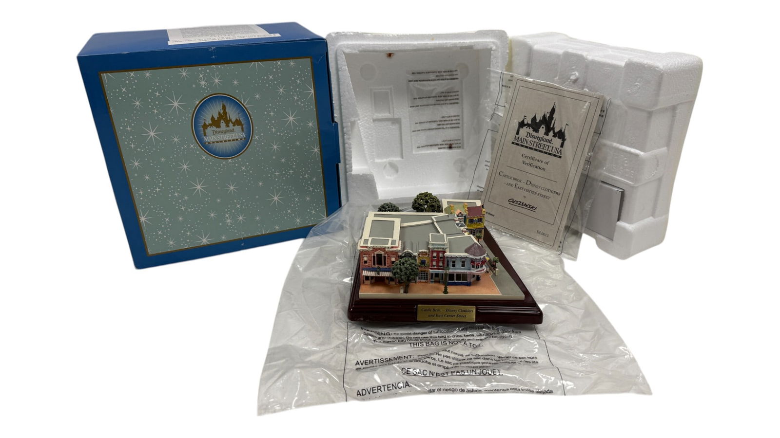 DISNEY OLSZEWSKI DISNEYLAND MAIN STREET CASTLE BROS DISNEY CLOTHIERS & EAST STREET NIB DL013 (1 of 10)