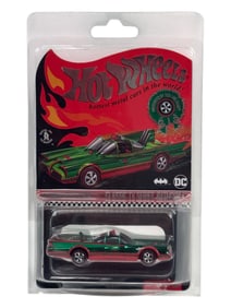 Hot Wheels Club Exclusive Classic TV Series Batmobile 2017 Holiday Car