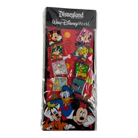 Walt Disney World Pin Trading Collectiable 8 Pin Set