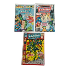 DC Justice League of America Comic Book Lot