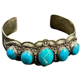 Vintage Native American Indian Navajo Sterling Silver Tuquoise Bracelet Cuff