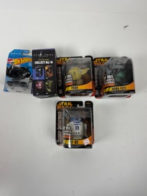 Vintage Star Wars Action Figure Collection Lot Figurines and Toys