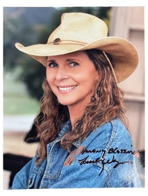 Lindsay Wagner Signed 8x10 Color Photograph