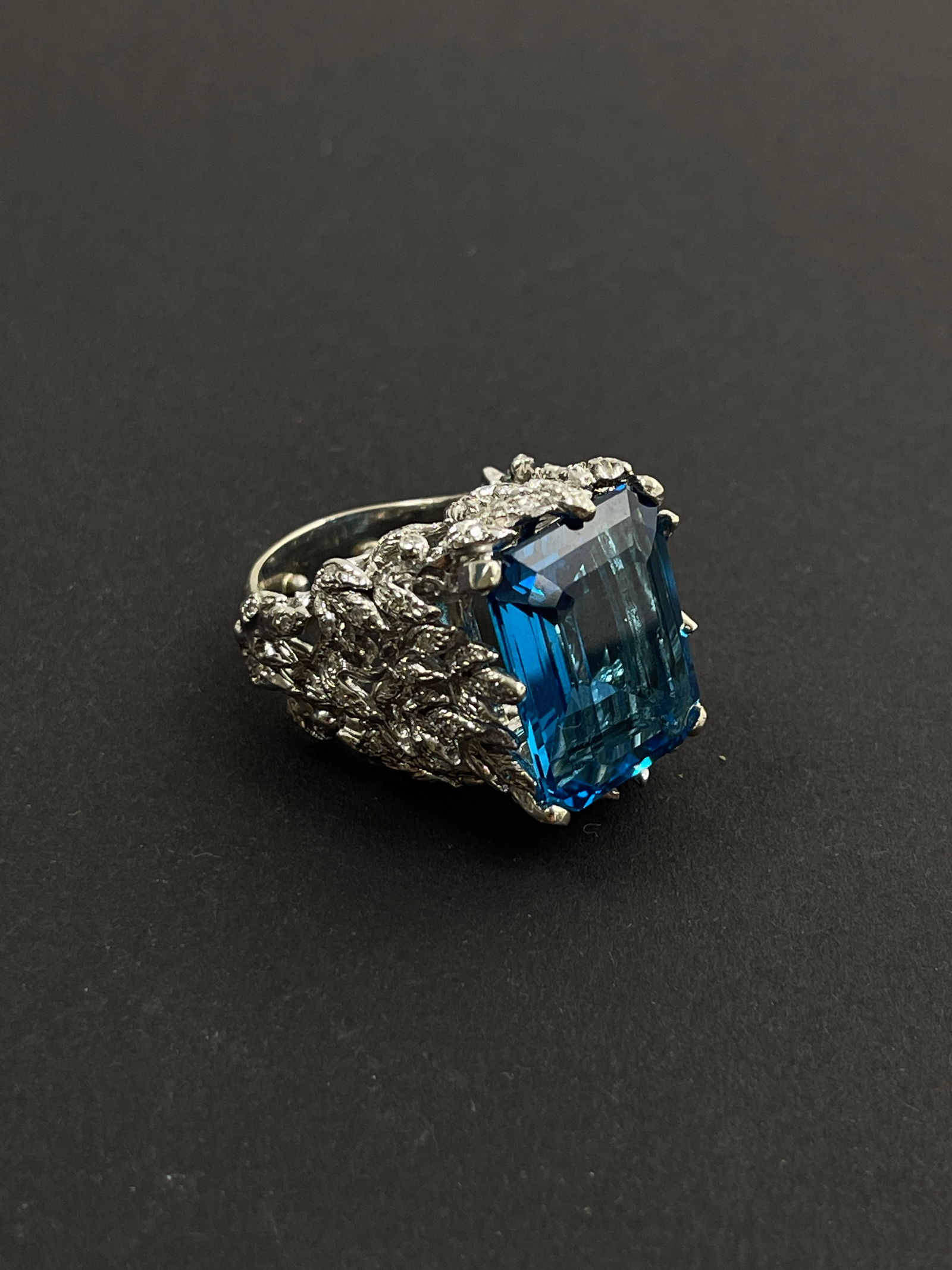 Vintage Blue Topaz 14k White Gold Ring 15.76 Grams Size 5 1/2 (1 of 7)