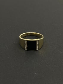 Vintage 14k Gold Diamond Onyx Ring 4.77 Grams Size 10