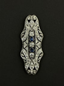 Vintage 18k Gold Diamond Saphire Brooch 14.01 Grams