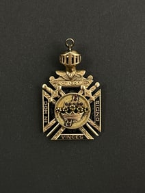 Vintage 10k Masonic Pendant 10.65 Grams