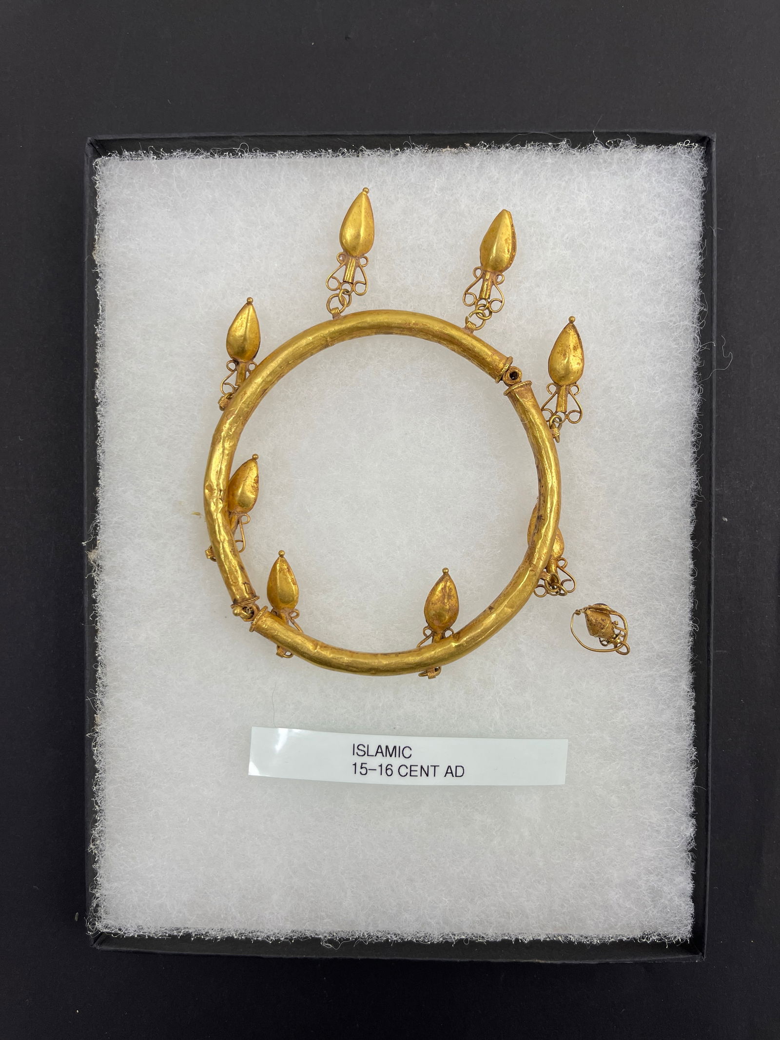 Ancient Islamic 15-16 Century AD High Karakt Gold Bracelet (1 of 4)
