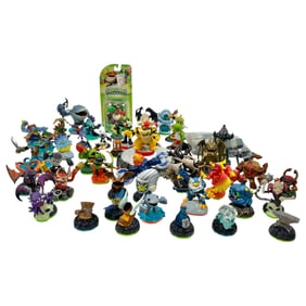 Skylander Collection 47 Pcs Plus The Loader